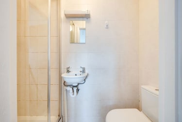 6 bed house, Kent Avenue, Christchurch, Kent, CT11RR - Image 14