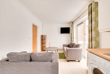 6 bed house, Kent Avenue, Christchurch, Kent, CT11RR - Image 2