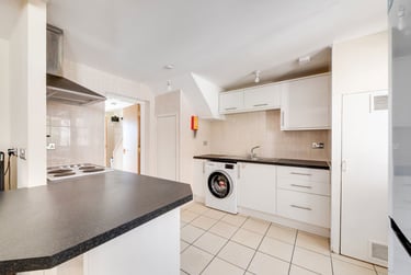 5 bed house, Crossways, Hales Place, Kent, CT27BS - Image 3