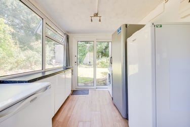 5 bed house, St Michael`s Road, St Stephens, Kent, CT27HG - Image 2