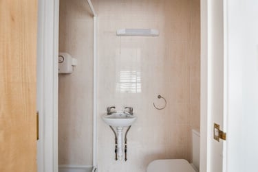 4 bed house, Somerset Road, Christchurch, Canterbury, CT11RH - Image 12