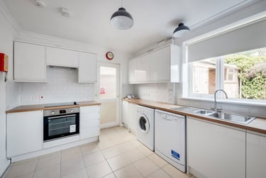 4 bed house, Somerset Road, Christchurch, Canterbury, CT11RH - Image 2