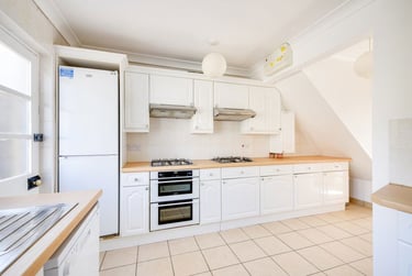 5 bed house, Warwick Road, Christchurch, Kent, CT11RQ - Image 2