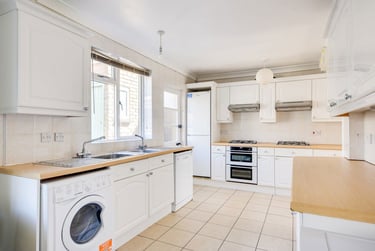 5 bed house, Warwick Road, Christchurch, Kent, CT11RQ - Image 3