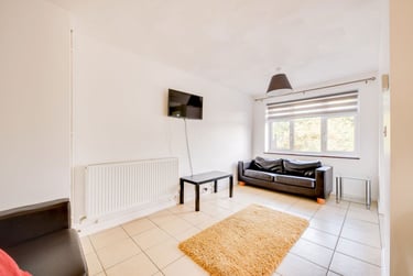 4 bed house, Tenterden Drive, Hales Place, Canterbury, CT27BN - Image 1