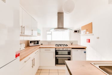 4 bed house, College Road, Christchurch, Kent, CT11QX - Image 2