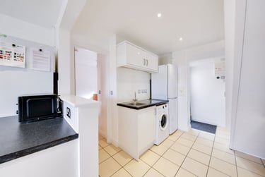1 bed house, Downs Road, Hales Place, Kent, CT27TW - Image 4