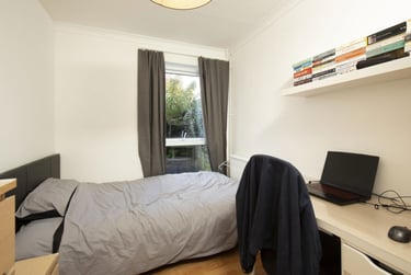 4 bed house, Sundridge Close -No Bills, Hales Place, Kent, CT27QW - Image 4