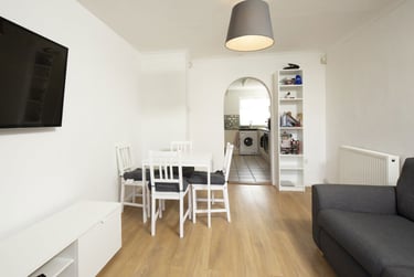 4 bed house, Sundridge Close -No Bills, Hales Place, Kent, CT27QW - Image 1