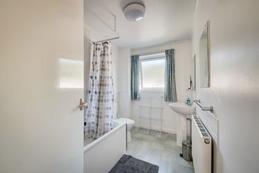 1 bed house, St Michaels Road, St Stephens, Kent, CT27HG - Image 12