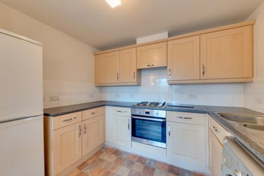 3 bed flat, Bingley Court, Wincheap, Kent, CT12SX - Image 8