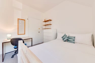 5 bed house, St Martins Terrace -No Bills, Christchurch, Kent, CT11QB - Image 11