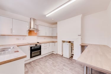 5 bed house, St Martins Terrace -No Bills, Christchurch, Kent, CT11QB - Image 7