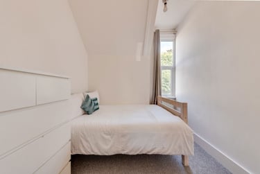 5 bed house, St Martins Terrace -No Bills, Christchurch, Kent, CT11QB - Image 12