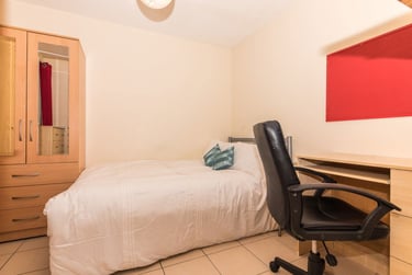 6 bed house, Suffolk Road, Christchurch, Kent, CT11SA - Image 8