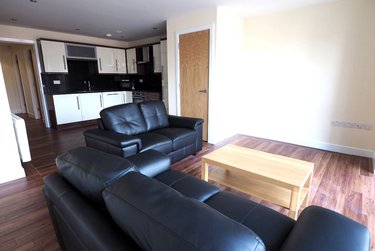 3 bed flat, 121 Fitzwilliam Street, Devonshire Green, Sheffield, S14JP - Image 1