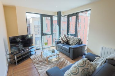 3 bed flat, Ecco, Highfield, Sheffield, S118BP - Image 1