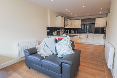 3 bed flat, Ecco, Highfield, Sheffield, S118BP - Image 4