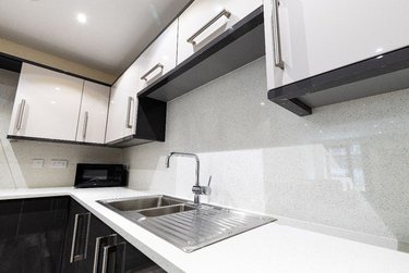 3 bed flat, Ecco, Highfield, Sheffield, S118BP - Image 3