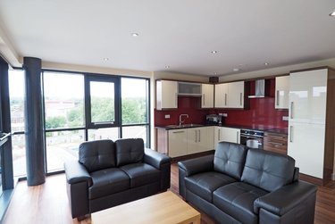 3 bed flat, 121 Fitzwilliam Street, Devonshire Green, Sheffield, S14JP - Image 2