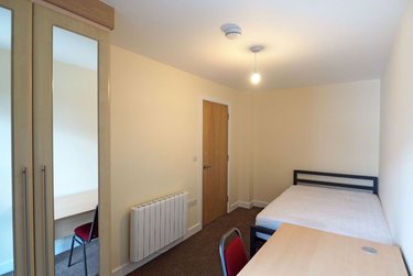 3 bed flat, 121 Fitzwilliam Street, Devonshire Green, Sheffield, S14JP - Image 6