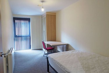 4 bed flat, 121 Fitzwilliam Street, Devonshire Green, Sheffield, S14JP - Image 8