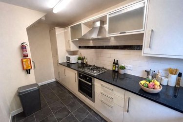 4 bed house, Headford Gardens, Devonshire Green, Sheffield, S37XB - Image 4