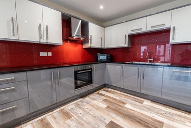 3 bed flat, Ecco, Highfield, Sheffield, S118BP - Image 1