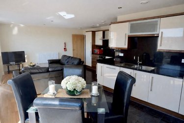 4 bed flat, 112 Ecclesall Road, Sharrow, Sheffield, S118JB - Image 4