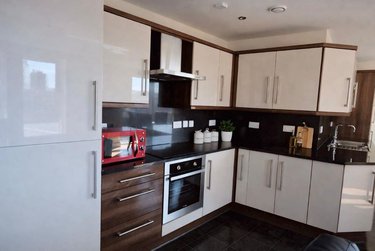 4 bed flat, 112 Ecclesall Road, Sharrow, Sheffield, S118JB - Image 3
