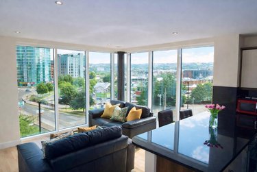 4 bed flat, Apt 5, 112 Ecclesall Road, Sharrow, Sheffield, S118JB - Image 2