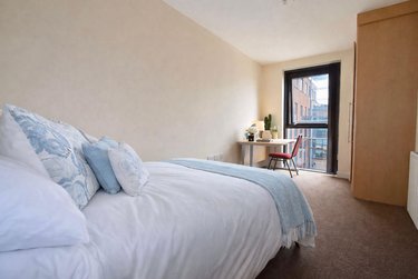 3 bed flat, 121 Fitzwilliam Street, Devonshire Green, Sheffield, S14JP - Image 3