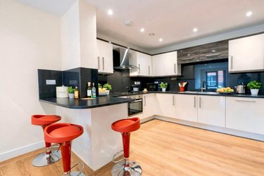 3 bed flat, Ecco, Highfield, Sheffield, S118BP - Image 1