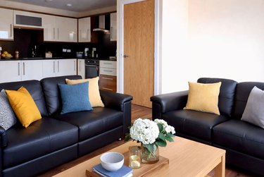 3 bed flat, 121 Fitzwilliam Street, Devonshire Green, Sheffield, S14JP - Image 2