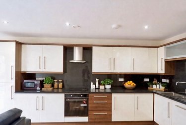 4 bed flat, 121 Fitzwilliam Street, Devonshire Green, Sheffield, S14JP - Image 3