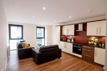 4 bed flat, 121 Fitzwilliam Street, Devonshire Green, Sheffield, S14JP - Image 3