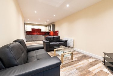 3 bed flat, Ecco, Highfield, Sheffield, S118BP - Image 2