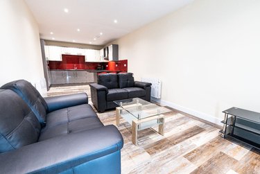 3 bed flat, Ecco, Highfield, Sheffield, S118BP - Image 2