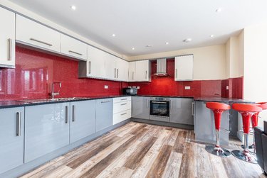 3 bed flat, Ecco, Highfield, Sheffield, S118BP - Image 1