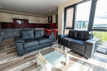 3 bed flat, Ecco, Highfield, Sheffield, S118BP - Image 11