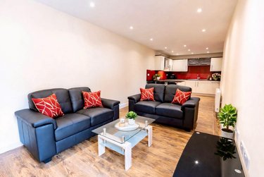 3 bed flat, Ecco, Highfield, Sheffield, S118BP - Image 1