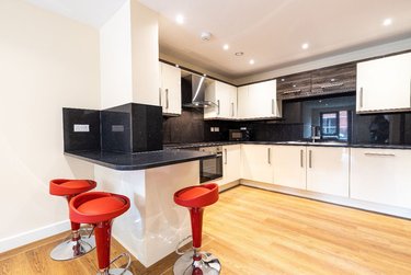 3 bed flat, Ecco, Highfield, Sheffield, S118BP - Image 1