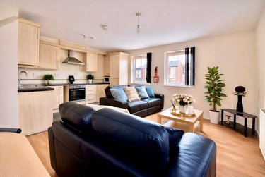 5 bed flat, Broom Street, Broomhall, Sheffield, S102DA - Image 2