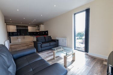 2 bed flat, Ecco, Highfield, Sheffield, S118BP - Image 2