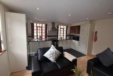 3 bed flat, Lion Works, 92 Arundel Street, Devonshire Green, Sheffield, S14RE - Image 3