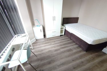 6 bed house, Needham Road, Kensington, Liverpool, L70EQ - Image 1