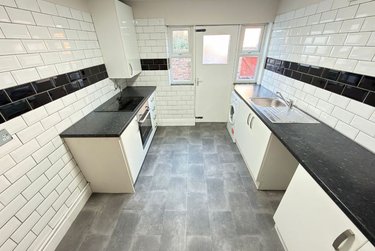 2 bed house, Romer Road, Kensington, Liverpool, L66DJ - Image 1