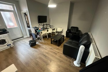 2 bed flat, Warwick Street, Jesmond Vale, Newcastle, NE65AR - Image 2