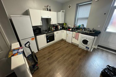 2 bed flat, Warwick Street, Jesmond Vale, Newcastle, NE65AR - Image 1