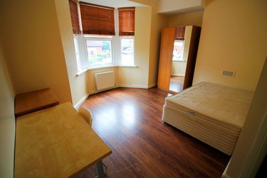 2 bed flat, Helmsley Road, Jesmond Vale, Newcastle, NE21PP - Image 1